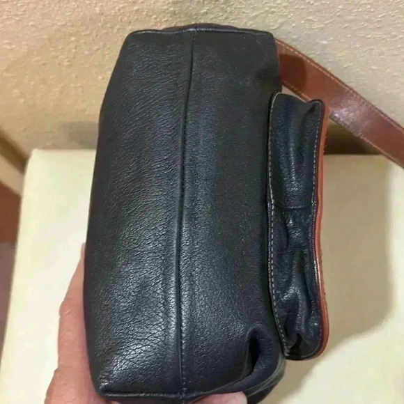 Etienne Aigner Crossbody - Picture 4 of 8